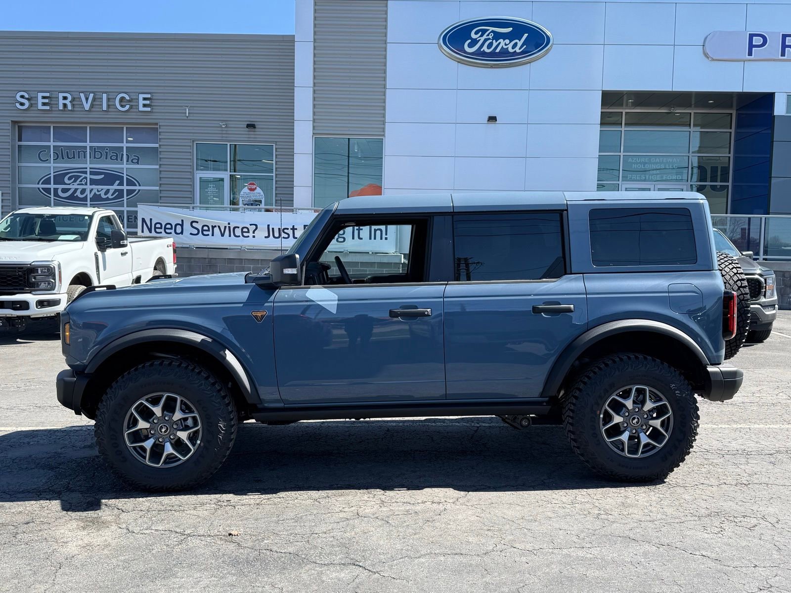 New 2025 Ford Bronco Badlands image 3