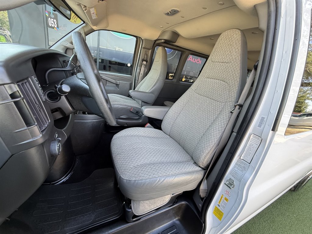 Used 2023 Chevrolet Express 3500 LT w/ LT Preferred Equipment Group RWD image 12
