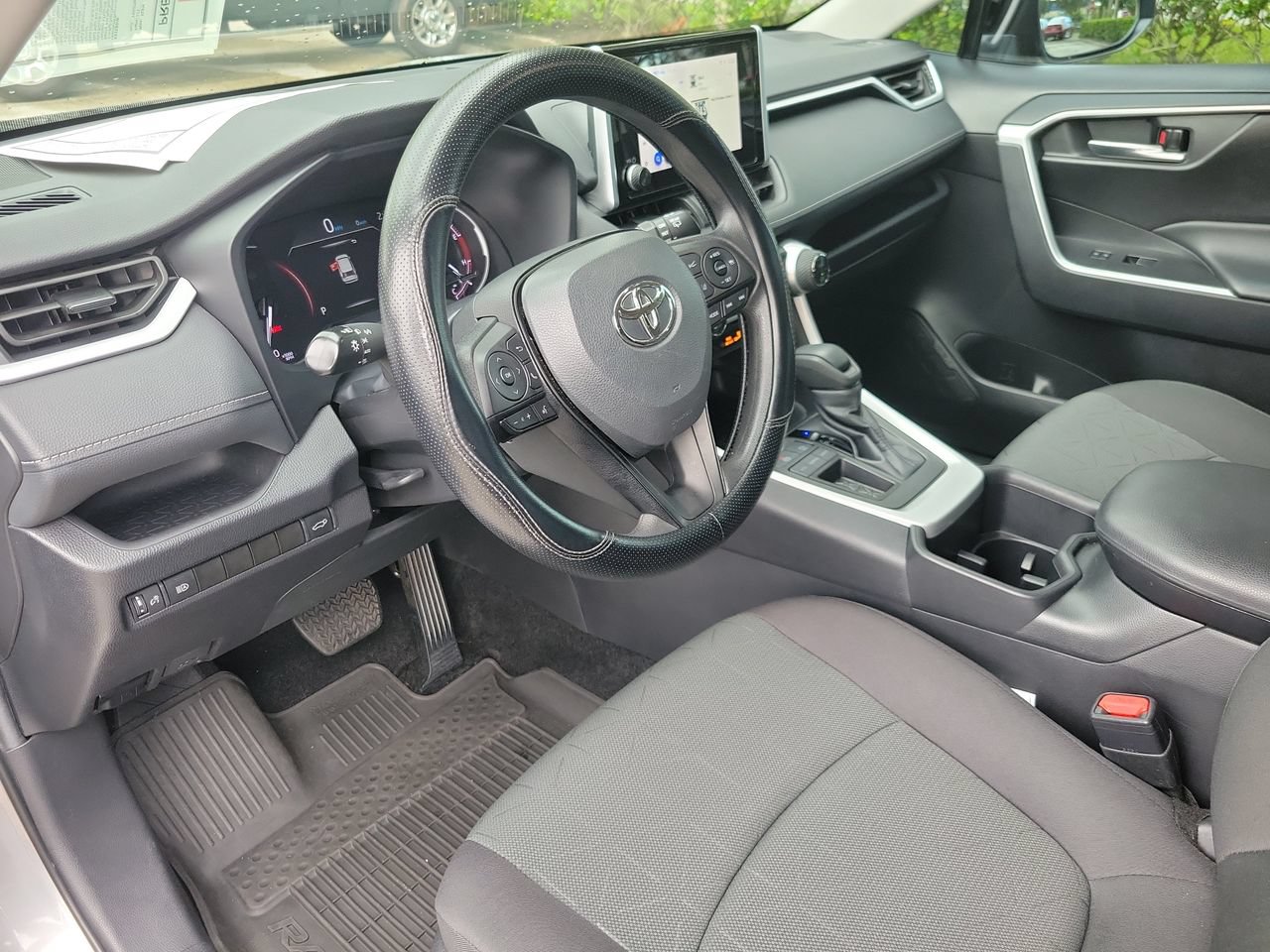 Used 2024 Toyota RAV4 XLE w/ Convenience Package FWD image 16