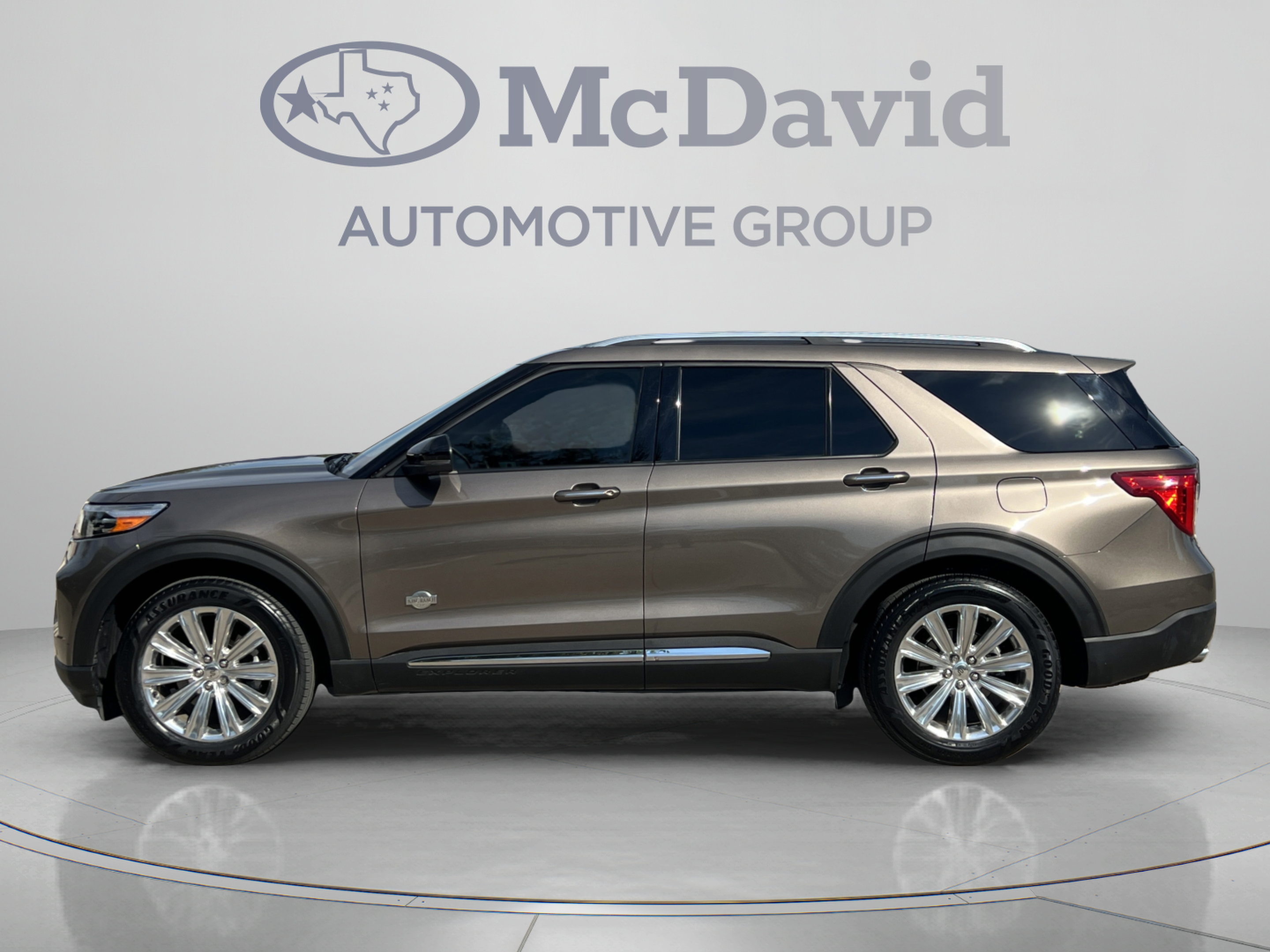 Used 2021 Ford Explorer King Ranch w/ Premium Technology Package RWD image 4