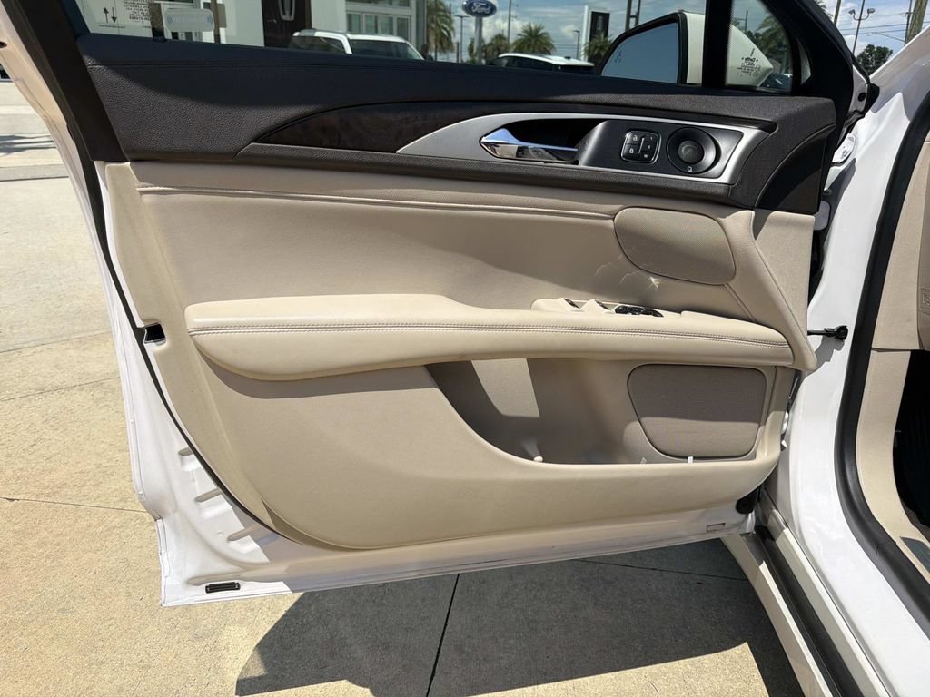 Used 2020 Lincoln MKZ Reserve w/ Monochromatic Package FWD image 21