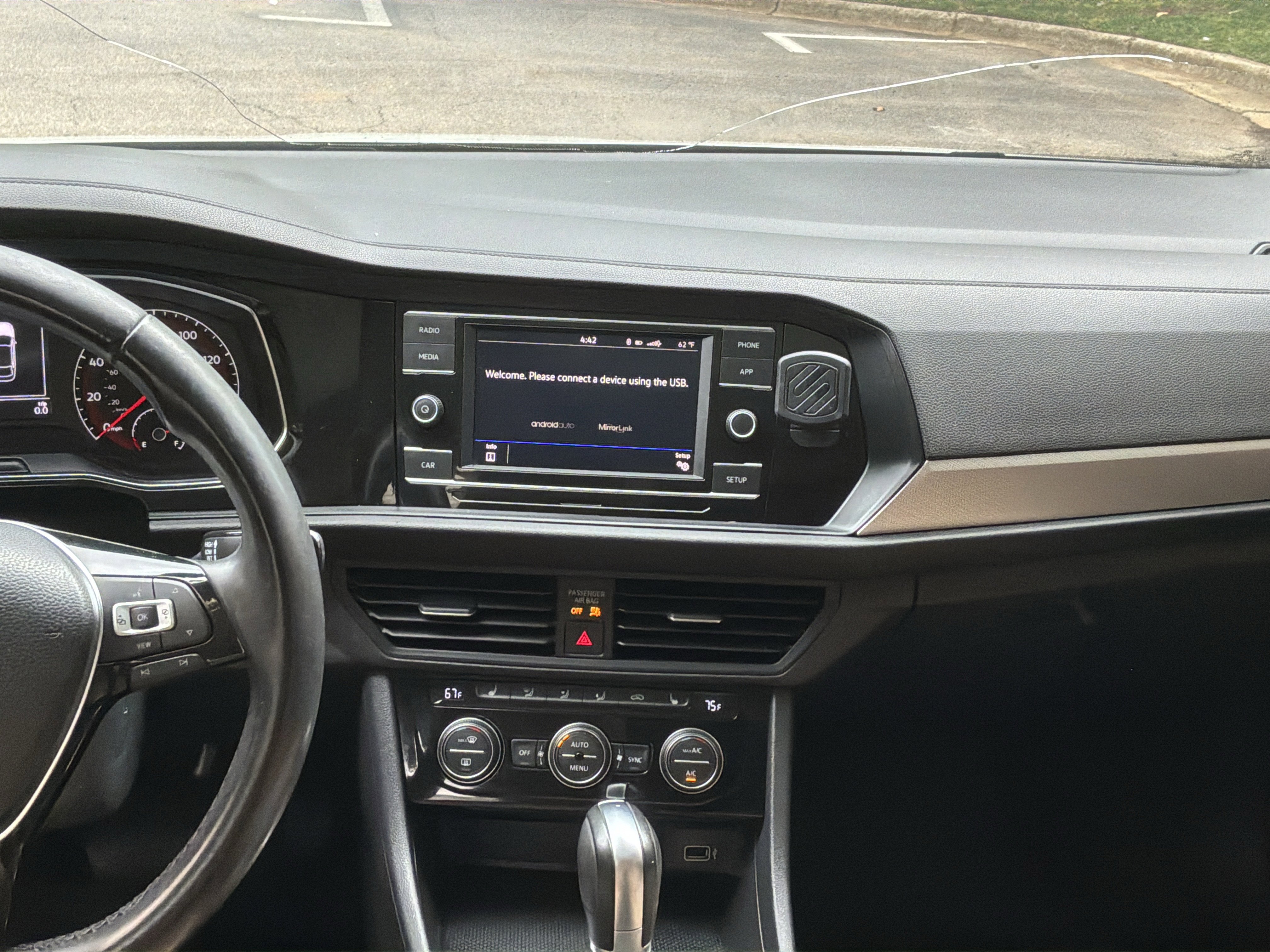 Used 2019 Volkswagen Jetta SE FWD image 30