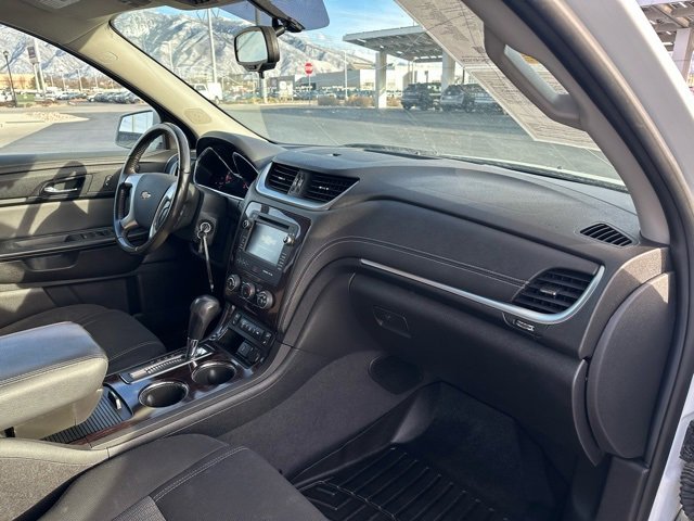 Used 2017 Chevrolet Traverse LT w/ Style and Technology Package image 20