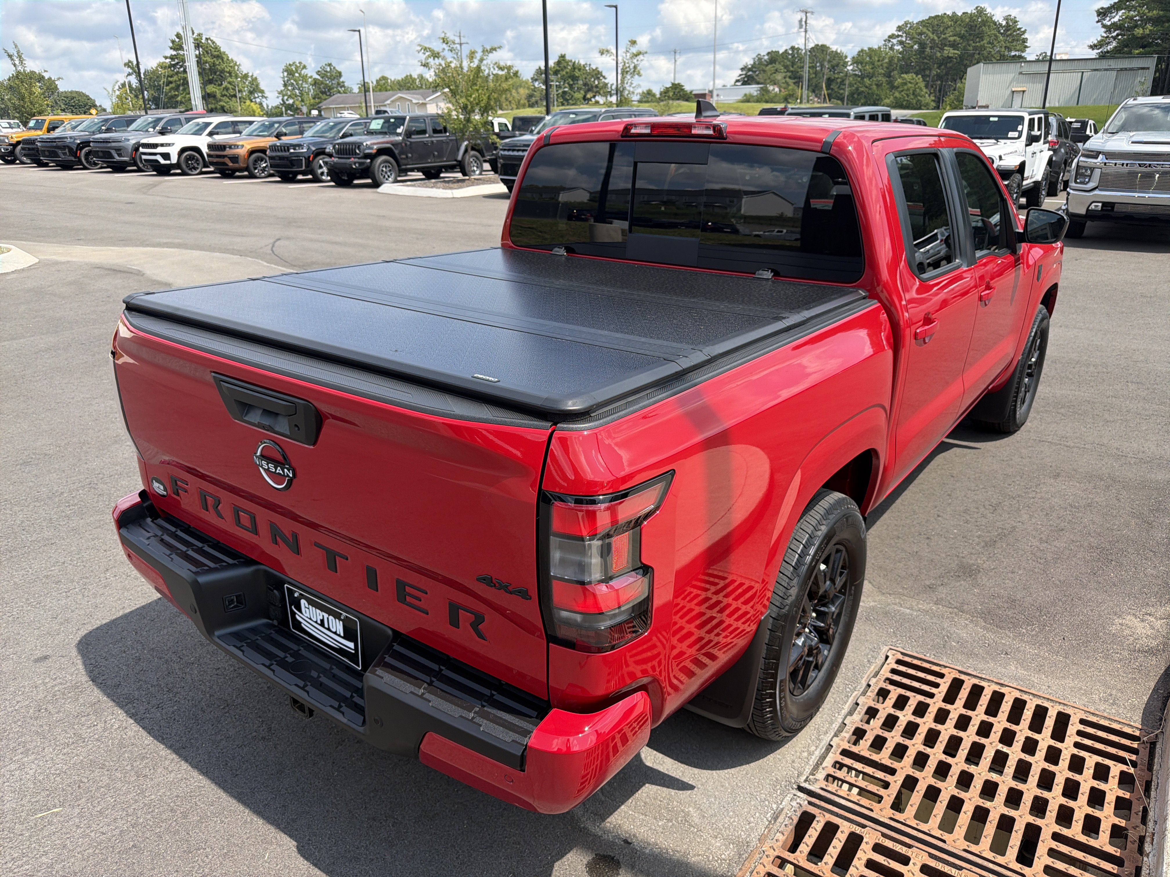 Used 2026 Nissan Frontier SV w/ All-Weather Content Package AWD/4WD image 11
