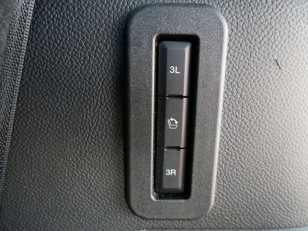 Used 2016 Lincoln Navigator Select AWD/4WD image 22