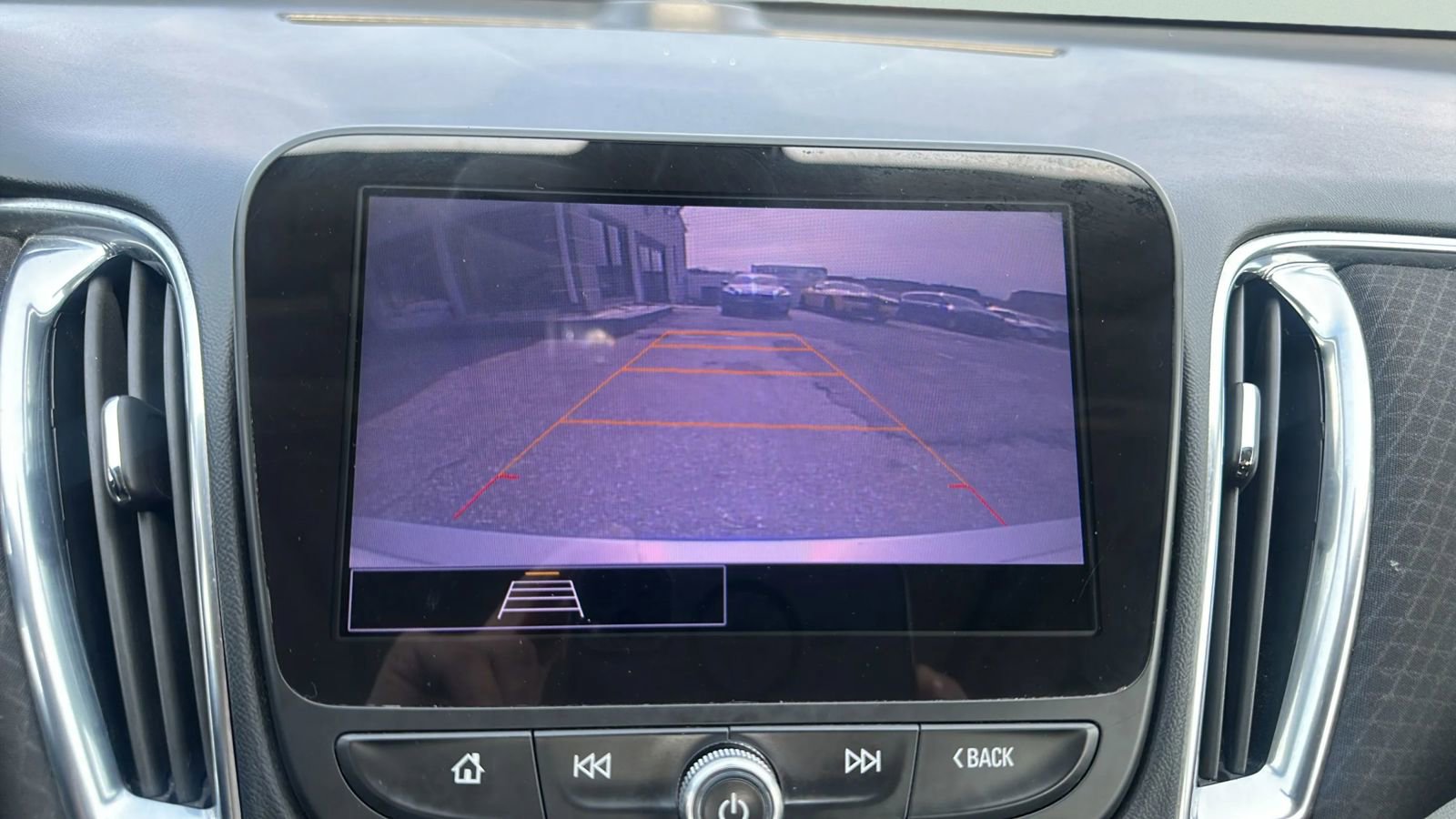 Used 2021 Chevrolet Malibu LT image 25