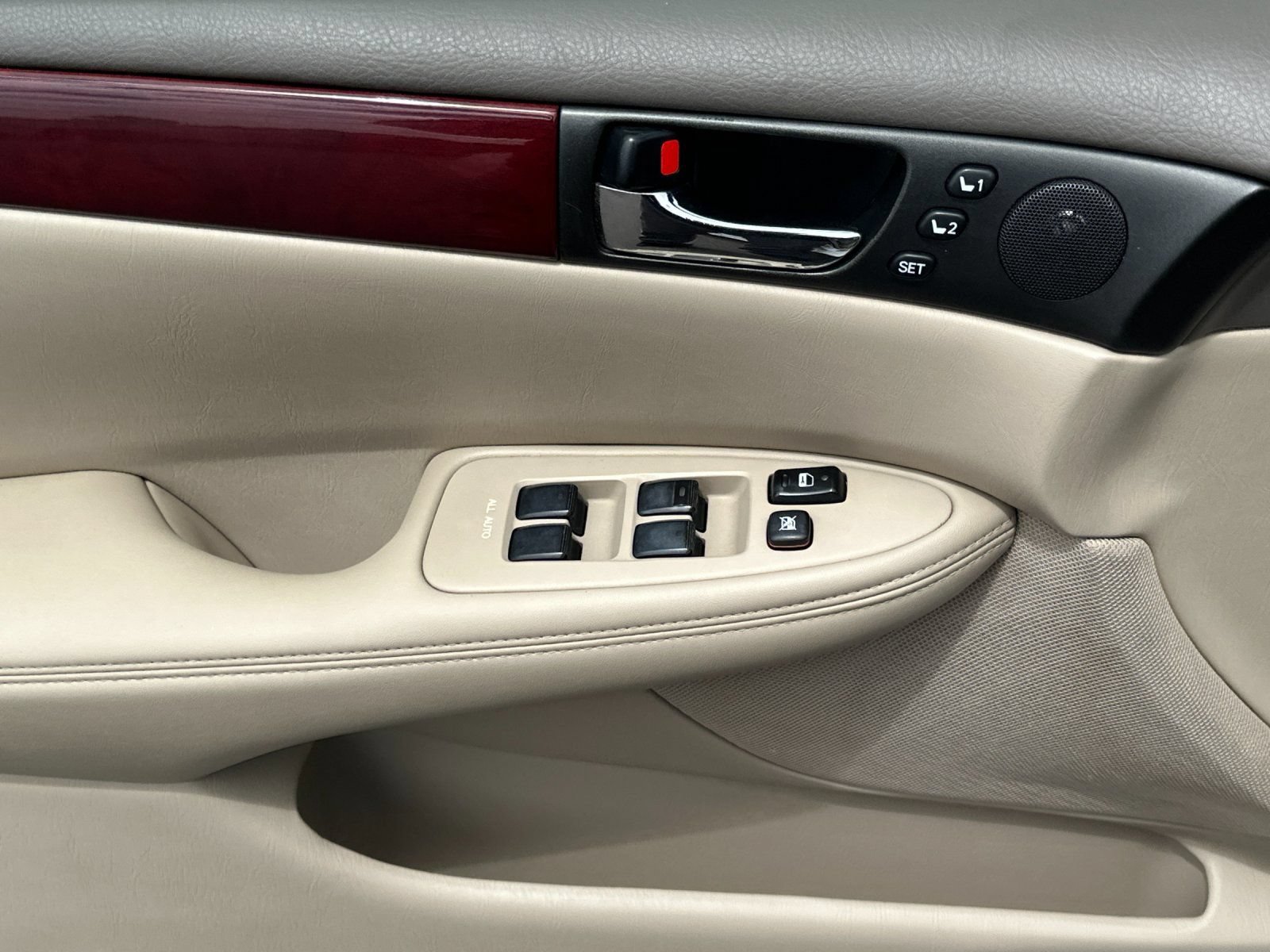 Used 2003 Lexus ES 330 FWD image 10