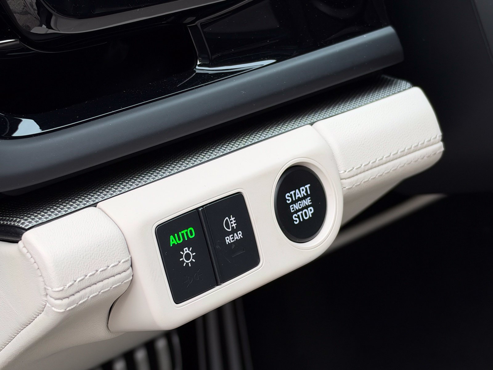 Certified 2026 Porsche Panamera 4 AWD/4WD image 37