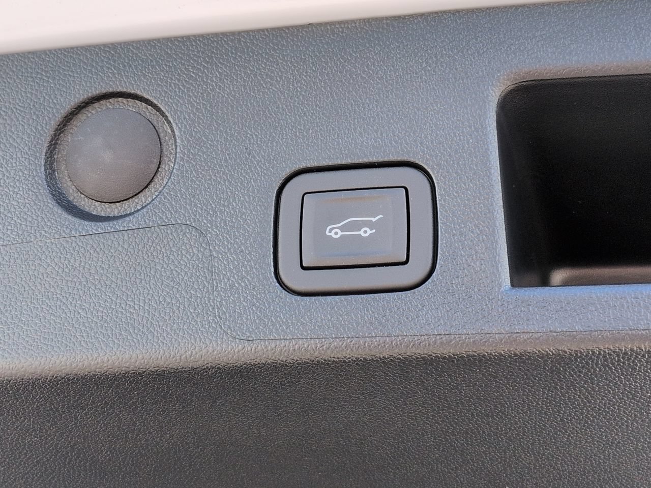 New 2027 Chevrolet Equinox RS w/ Convenience Package III FWD image 14