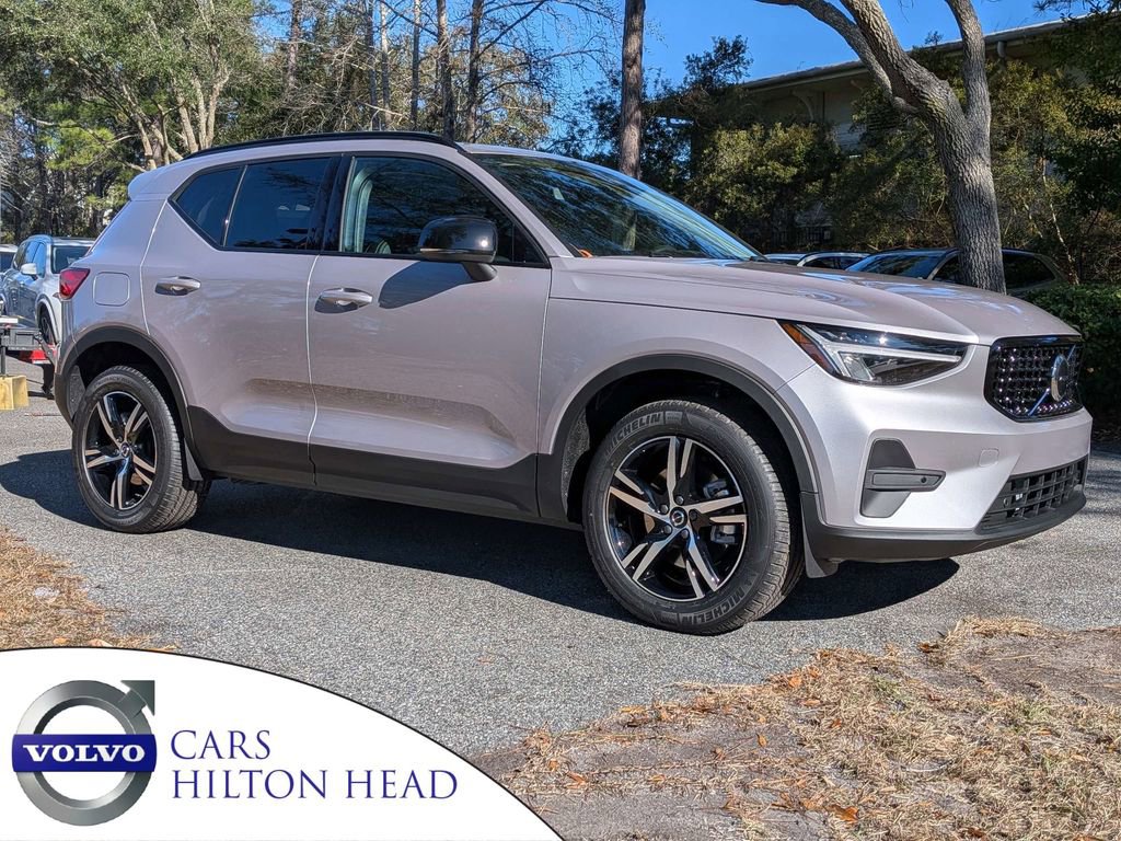 New 2026 Volvo XC40 B4 Core