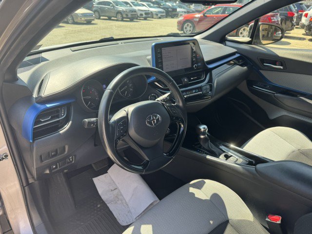 Used 2019 Toyota C-HR XLE FWD image 10