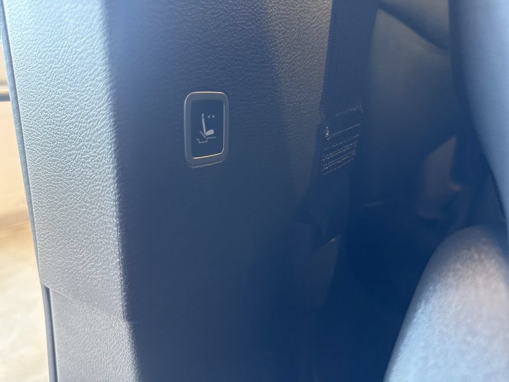 New 2026 Chrysler Pacifica Select FWD image 43