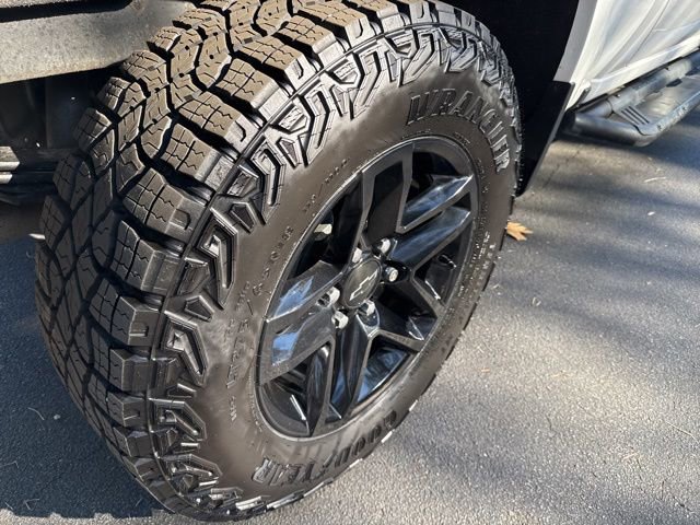 Used 2020 Chevrolet Silverado 1500 LT Trail Boss image 30