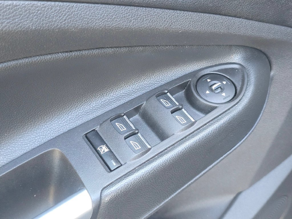 Used 2015 Ford Escape Titanium w/ Equipment Group 301A AWD/4WD image 27