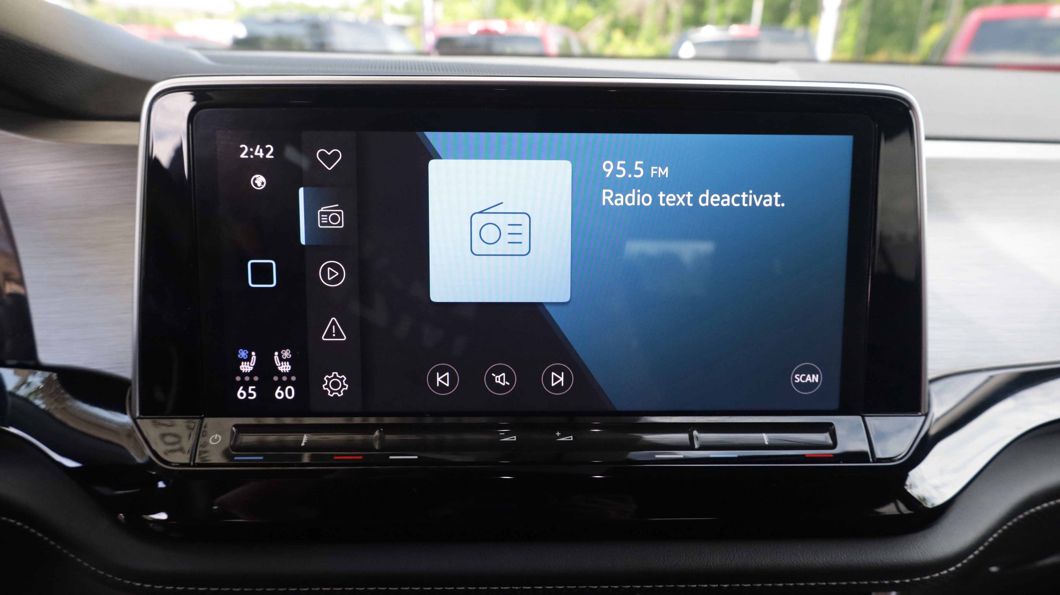 Used 2024 Volkswagen Atlas Cross Sport SE AWD/4WD image 19