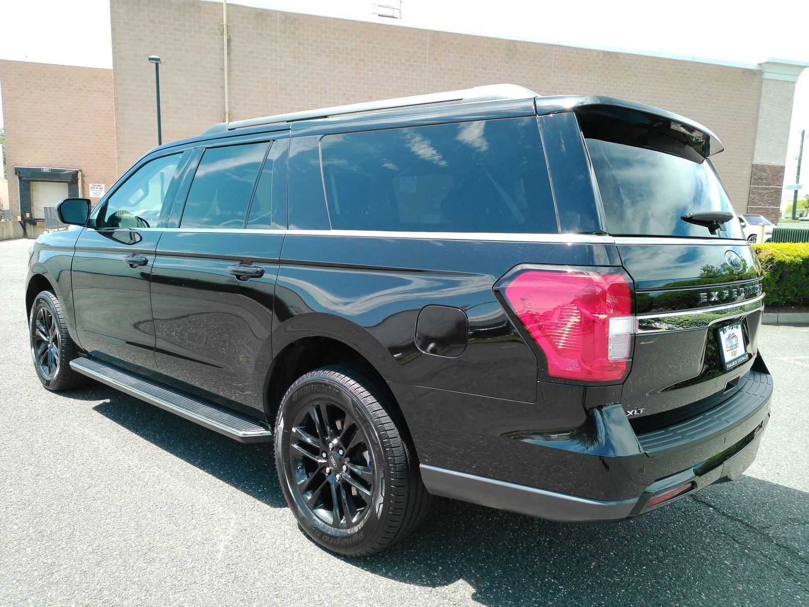 Used 2022 Ford Expedition Max XLT AWD/4WD image 5