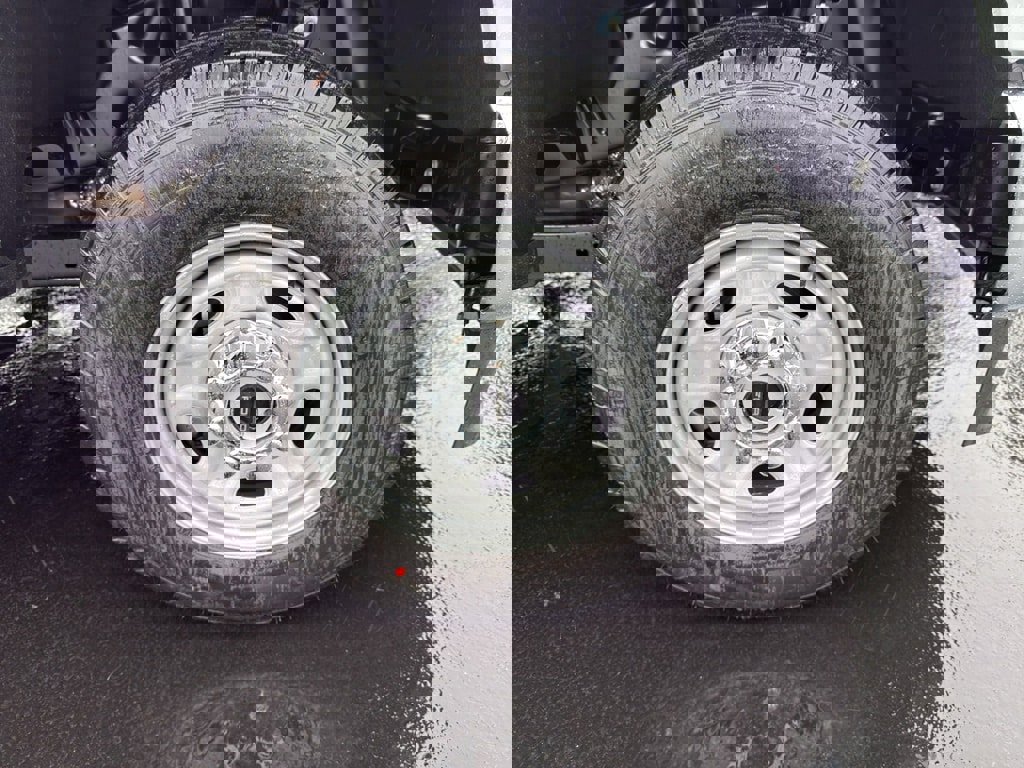 New 2026 Ford F250 XL w/ XL Chrome Package image 8