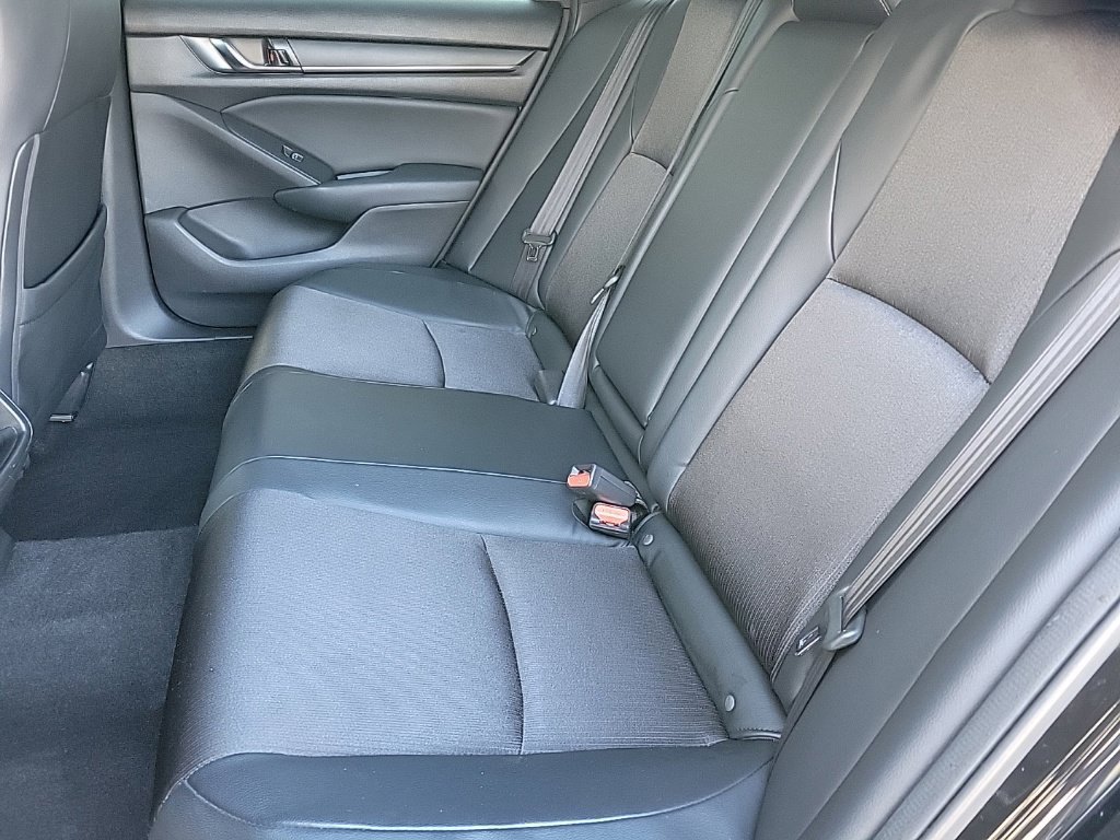 Used 2018 Honda Accord Sport image 12