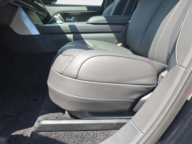 New 2025 Land Rover Range Rover SE image 30