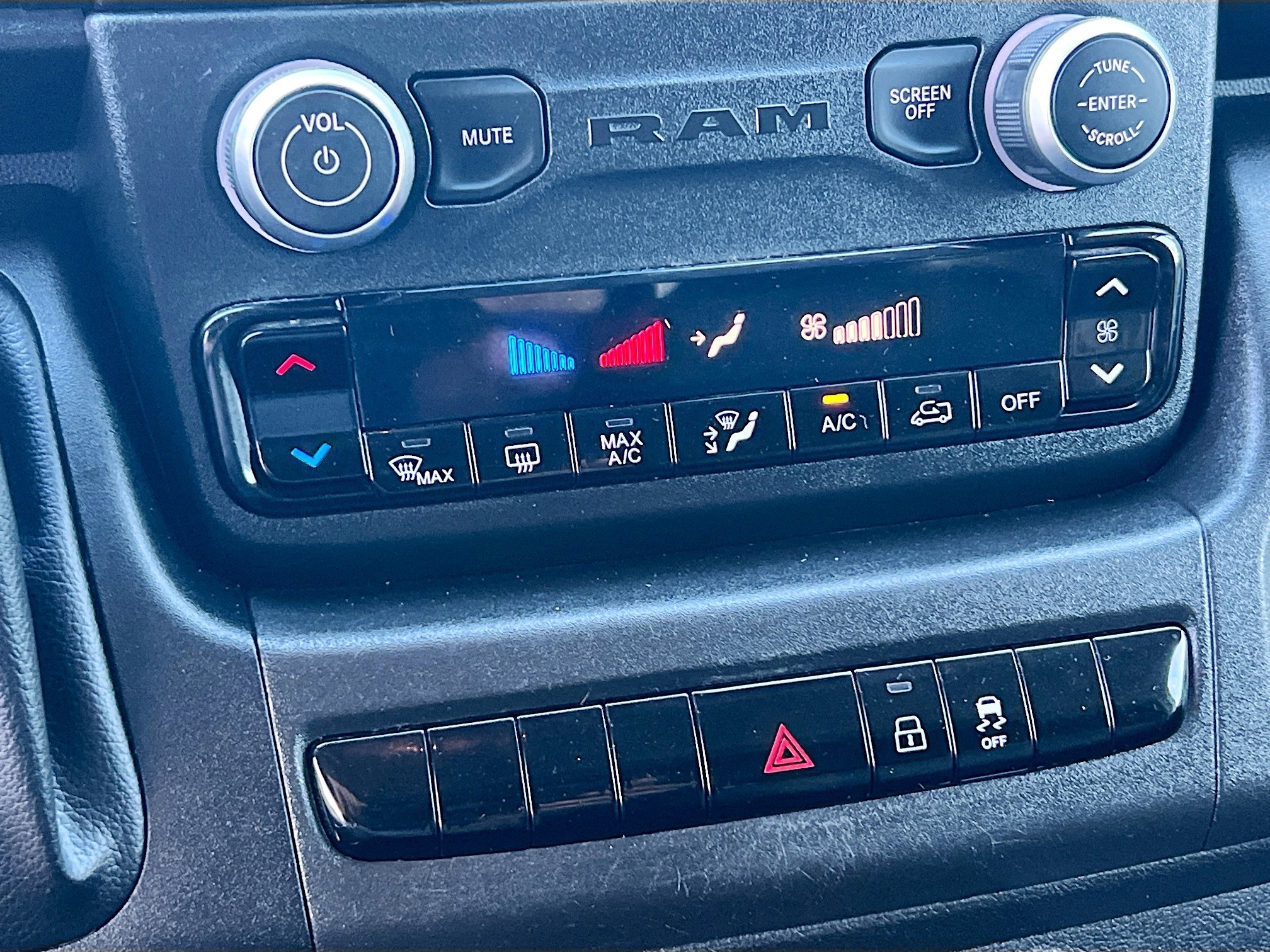 Used 2022 RAM ProMaster 2500 w/ Convenience Group image 26