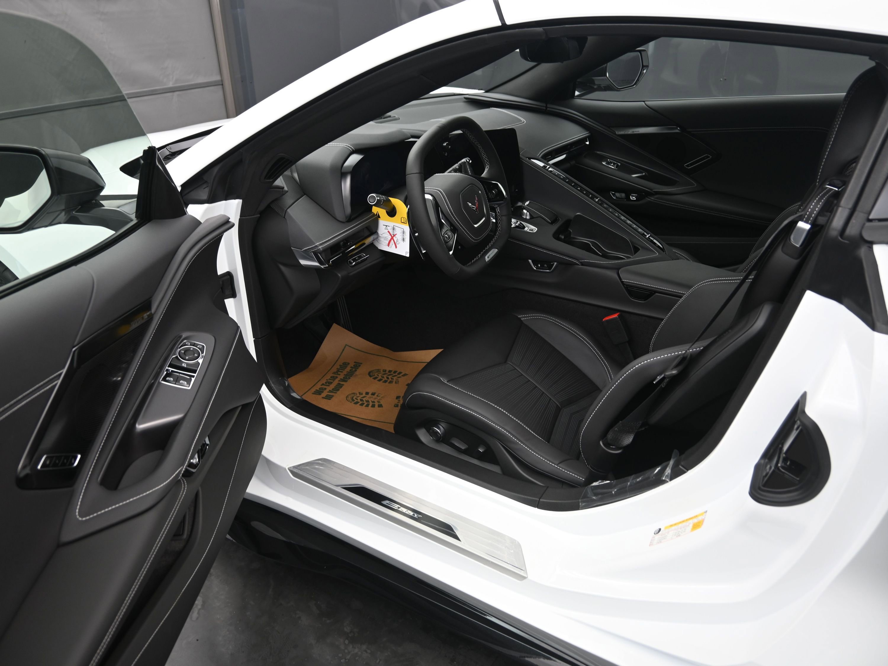 New 2025 Chevrolet Corvette E-Ray image 12