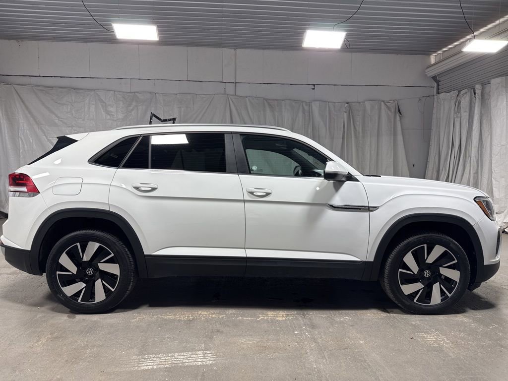Used 2025 Volkswagen Atlas Cross Sport SE image 8