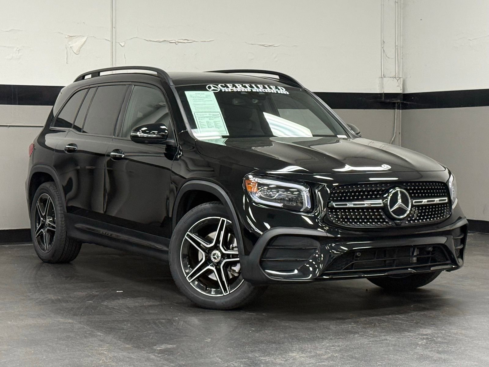 Used 2023 Mercedes-Benz GLB 250 4MATIC image 2