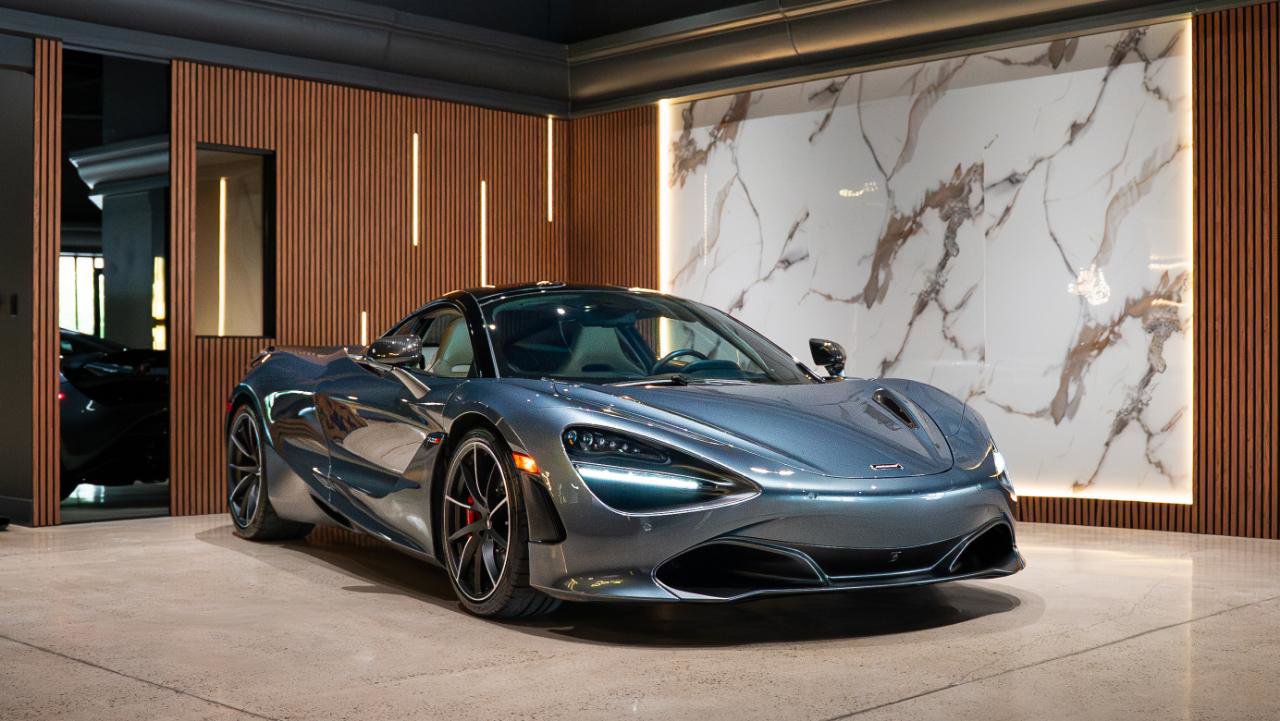 Used 2018 McLaren 720S Luxury RWD image 2