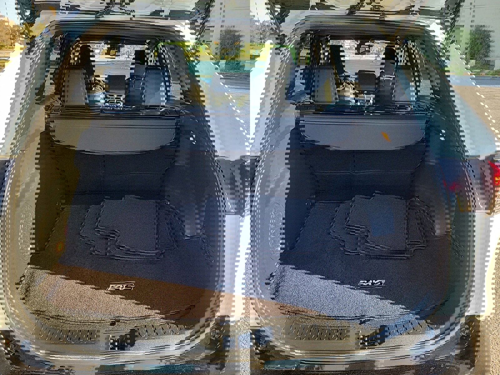 Used 2019 Toyota RAV4 XSE image 7