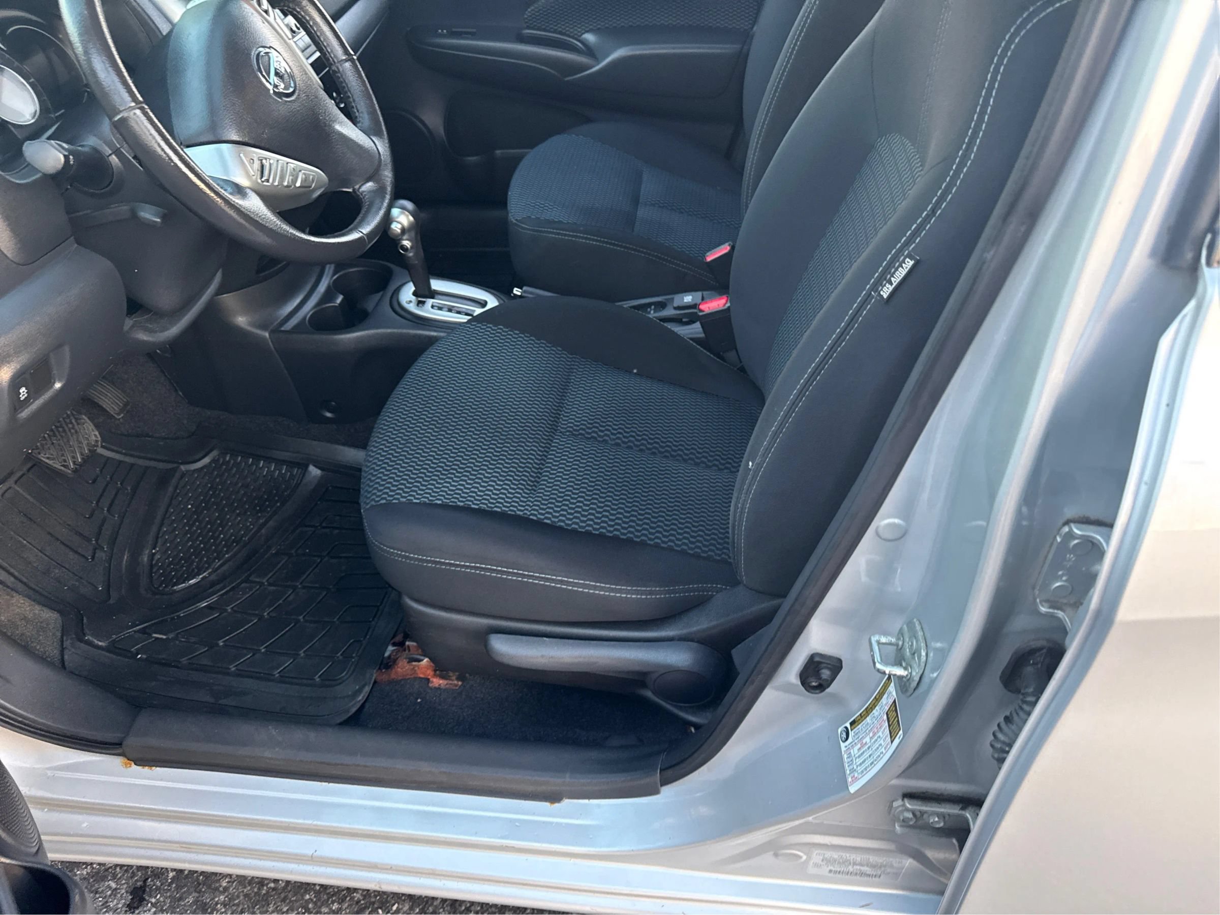 Used 2015 Nissan Versa Note SV FWD image 10