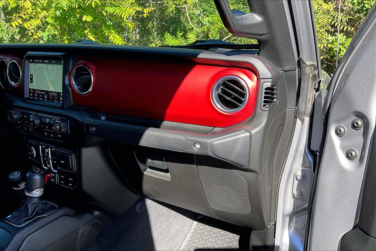 Used 2020 Jeep Gladiator Rubicon AWD/4WD image 16