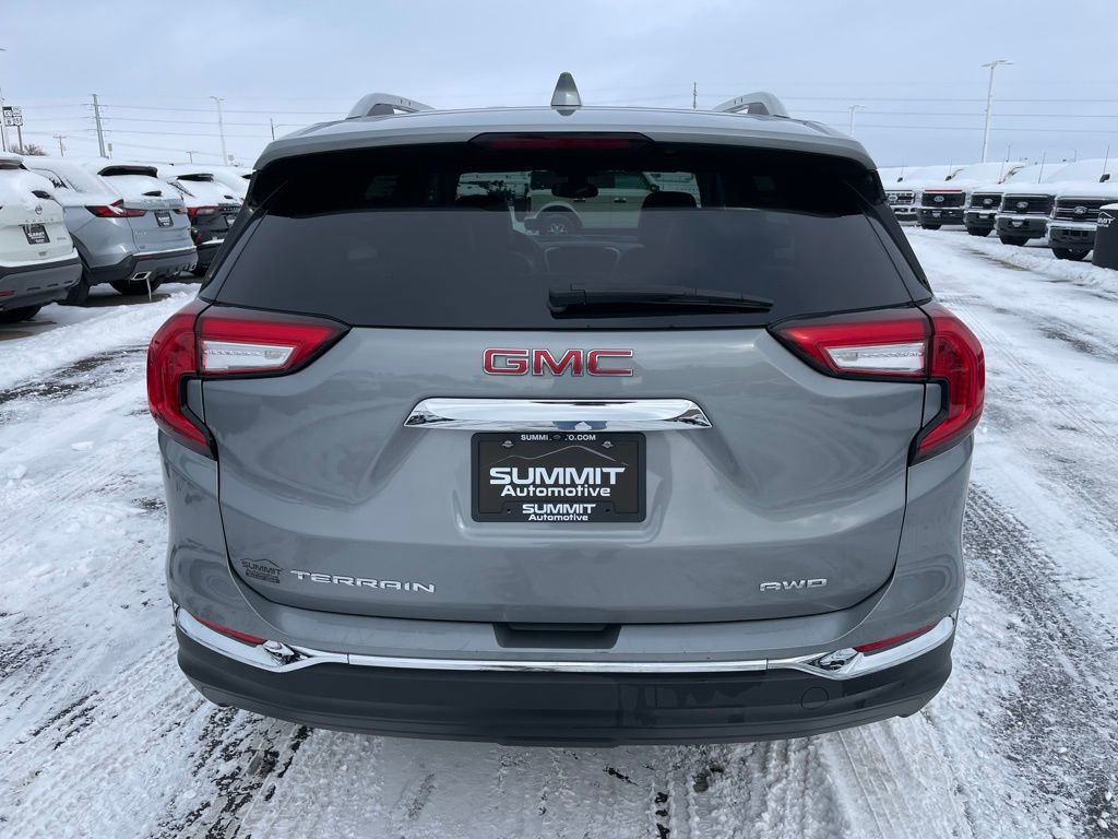 Used 2023 GMC Terrain SLT image 30