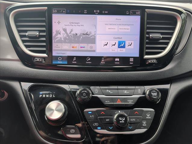 Used 2025 Chrysler Pacifica Select FWD image 17