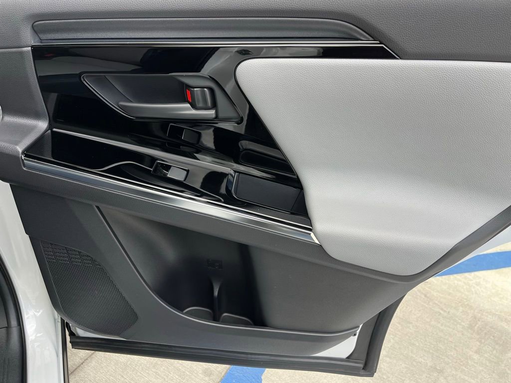 Certified 2023 Subaru Solterra AWD image 24