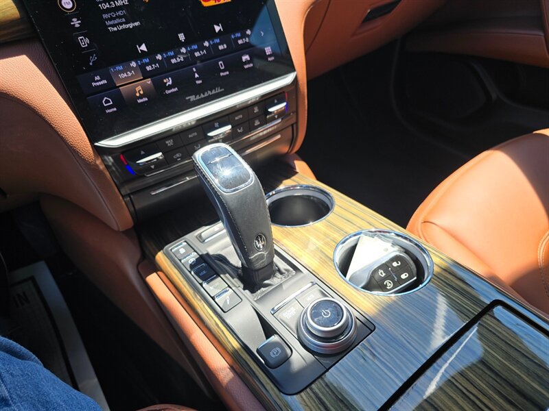 Used 2021 Maserati Quattroporte S Q4 AWD/4WD image 8