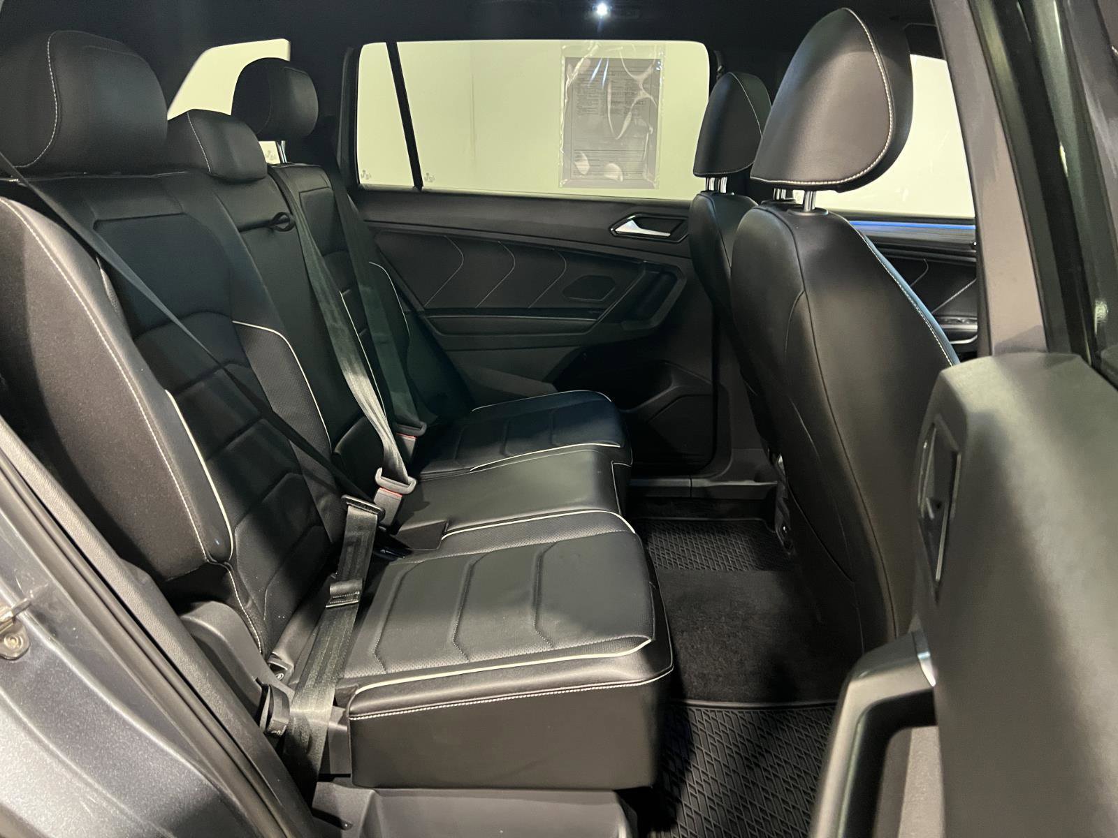 Used 2022 Volkswagen Tiguan SEL R-Line image 33