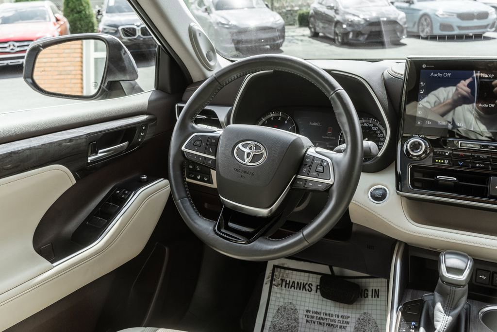 Used 2020 Toyota Highlander Platinum image 13