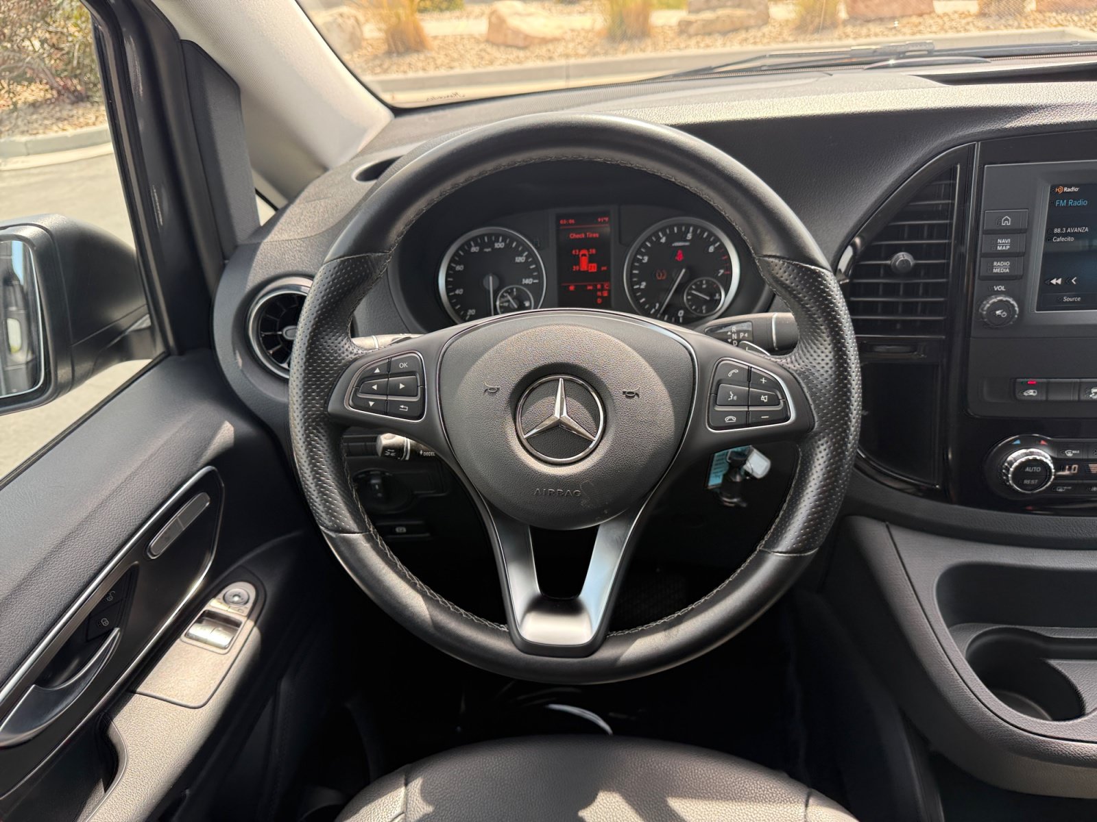 Used 2023 Mercedes-Benz Metris Passenger image 9