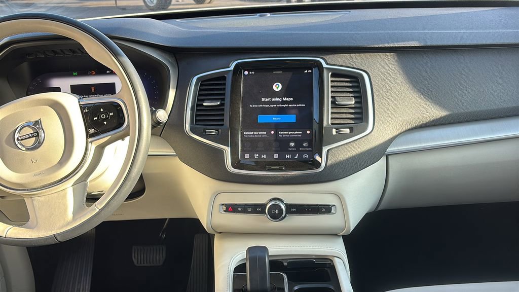 Used 2023 Volvo XC90 B5 Core w/ Climate Package image 6