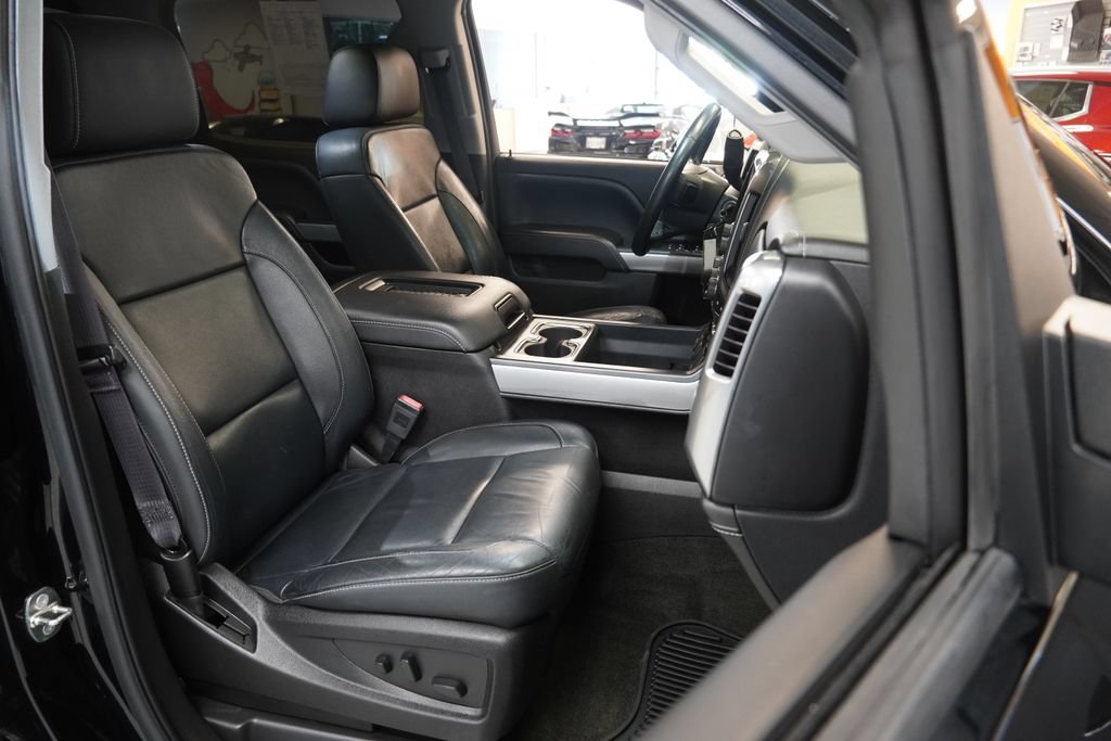 Used 2017 Chevrolet Silverado 1500 LTZ Z71 w/ Midnight Edition AWD/4WD image 33