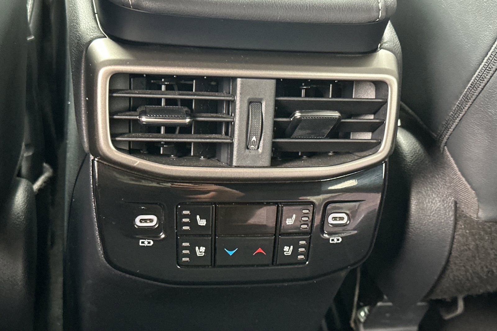 Used 2023 Lexus RX 350 w/ Cold Area Package image 43