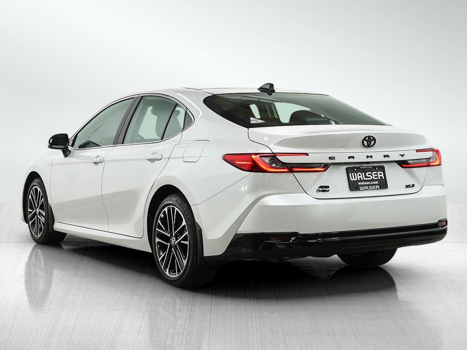 Used 2026 Toyota Camry XLE AWD/4WD image 3