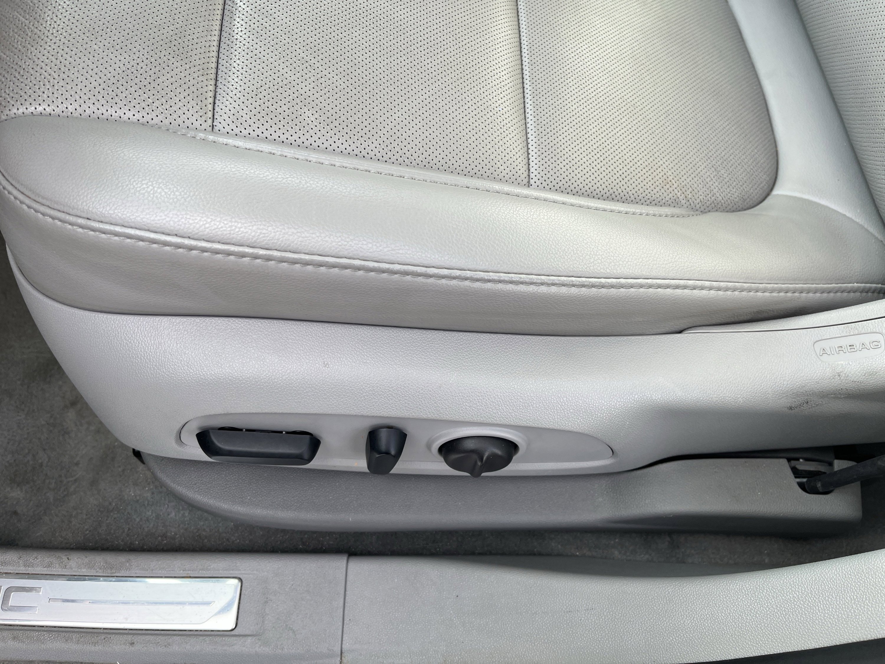 Used 2023 GMC Acadia SLT image 9