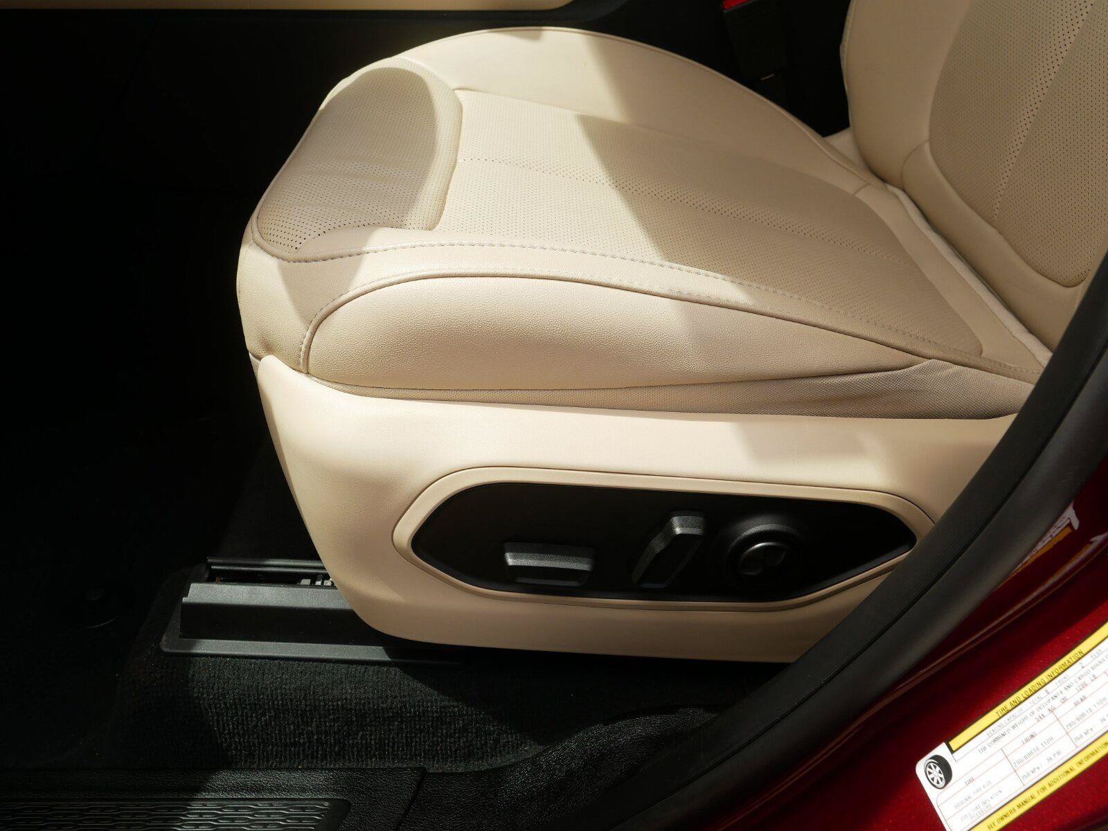 New 2025 Jeep Grand Cherokee L Limited AWD/4WD image 19