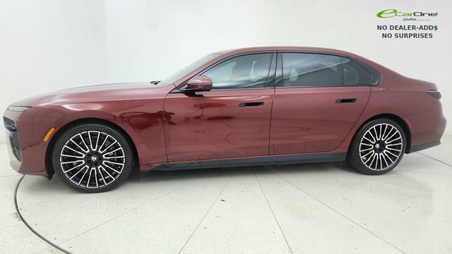 Used 2025 BMW 740i xDrive AWD/4WD image 3