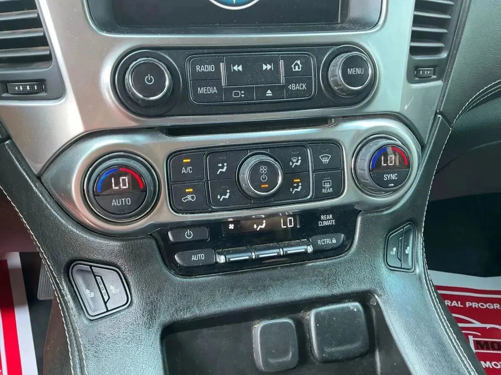 Used 2020 Chevrolet Suburban LT image 32