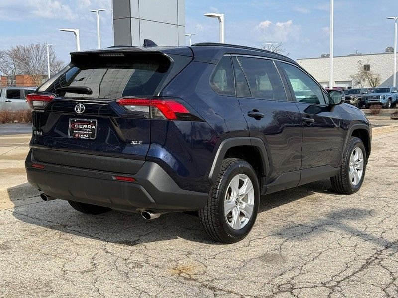 Used 2021 Toyota RAV4 XLE image 3