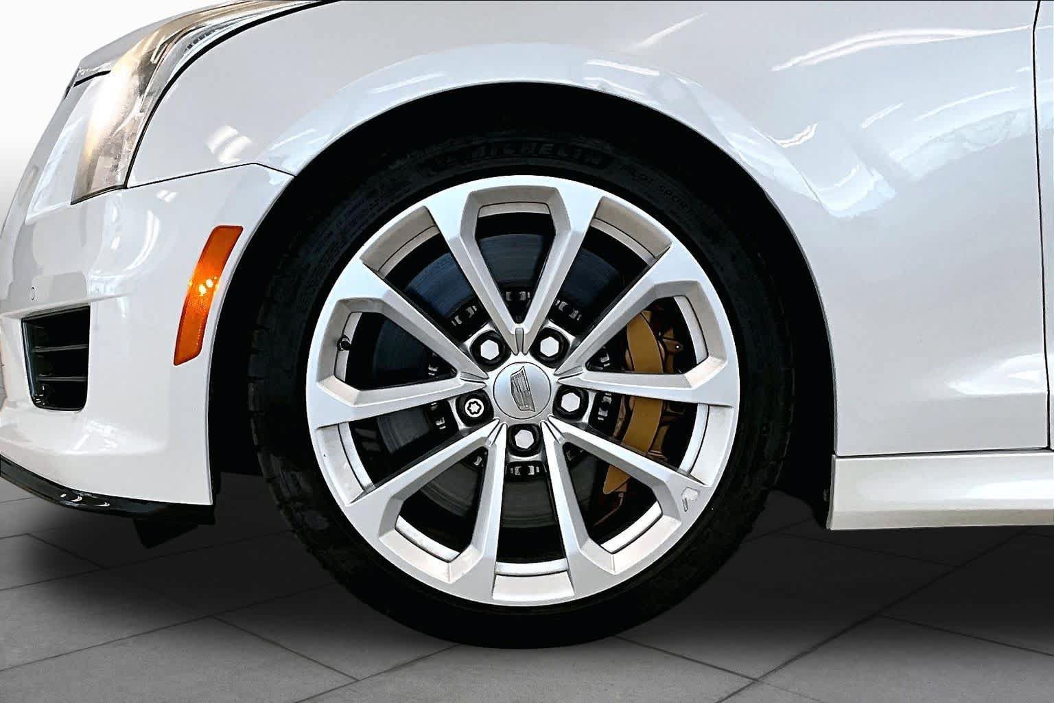 Used 2017 Cadillac ATS V w/ Luxury Package RWD image 10