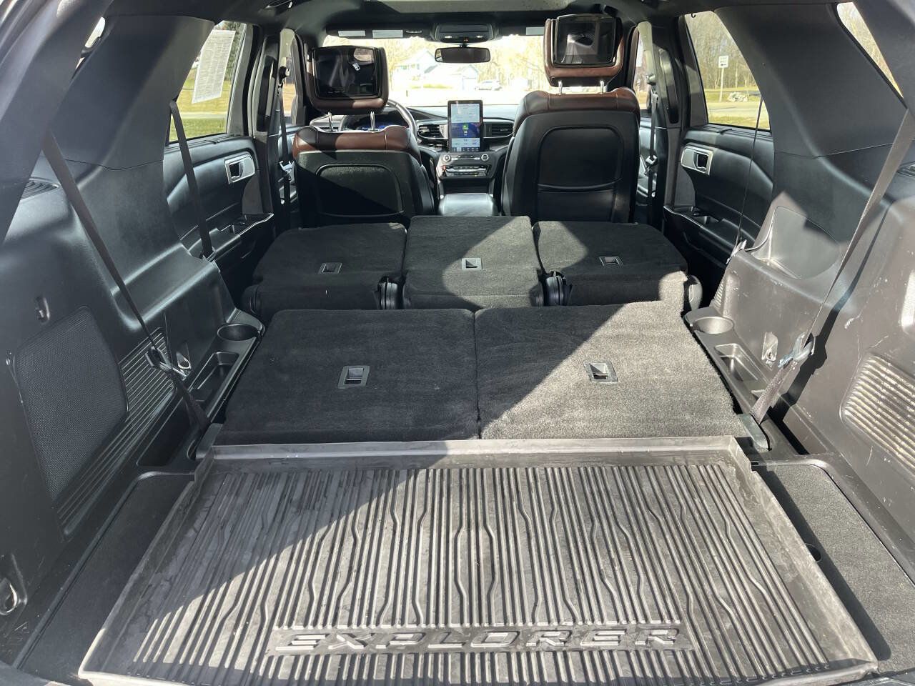 Used 2020 Ford Explorer Platinum image 35
