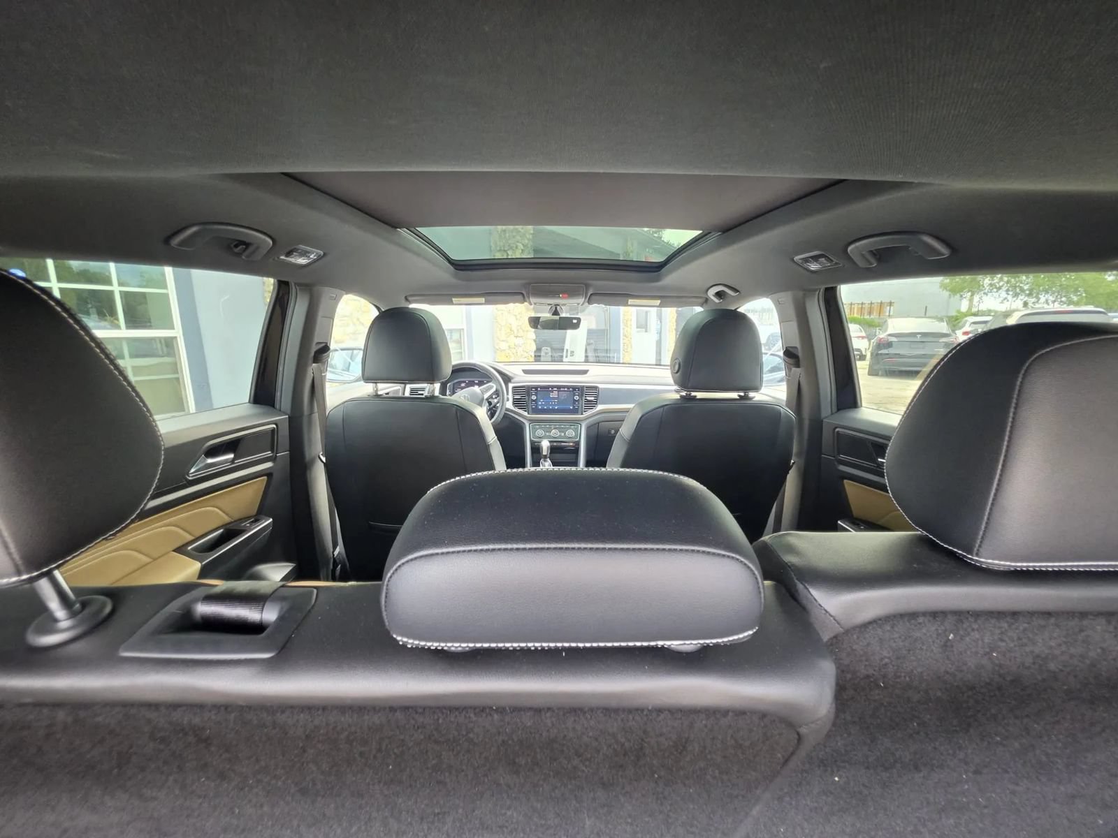 Used 2022 Volkswagen Atlas Cross Sport SE w/ Panoramic Sunroof Package FWD image 12